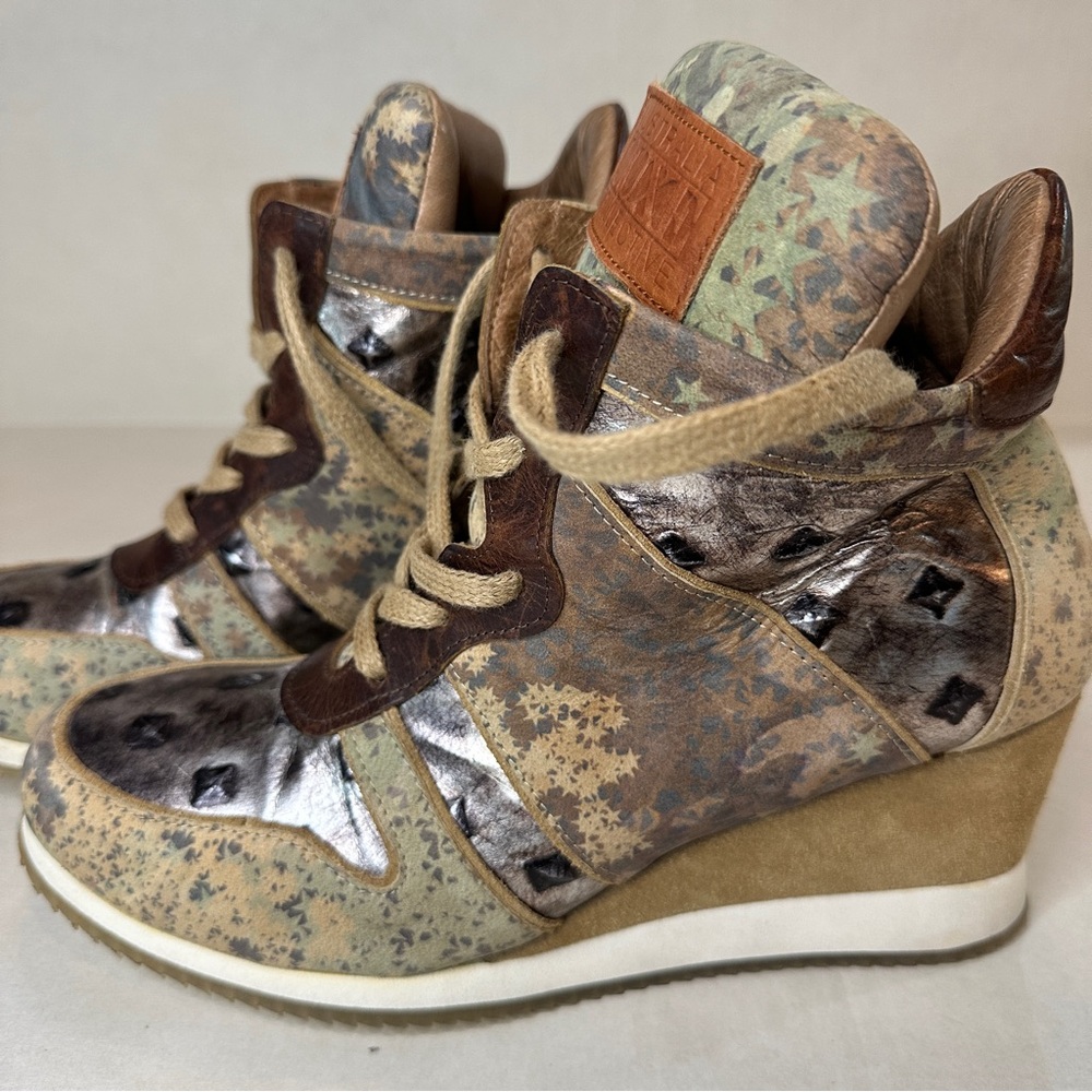 Australia Luxe Collective Camouflage Metallic Wedge Boots Sneakers